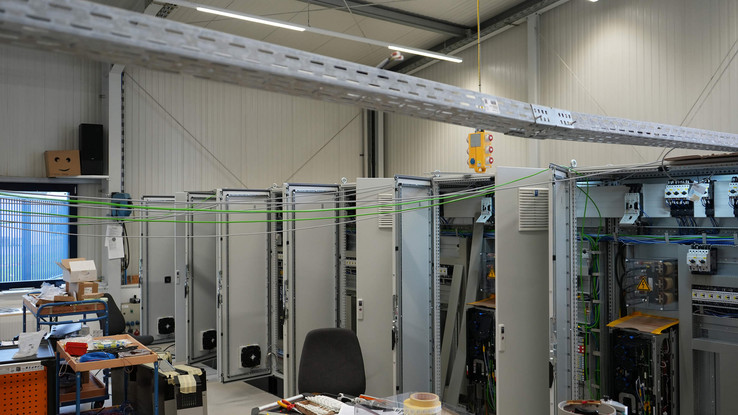 Hier hängt alles mit allem zusammen: Schaltschränke für eine Industrie - Produktionsanlage im Testfeld von Röring. 